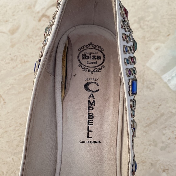 So fashion heels. Very elegant. - Picture 5 of 6